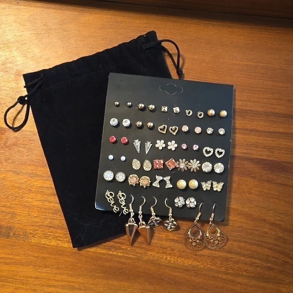 NWOT, CASSIECA, 30 Assorted Stud and Dangle Earrings, Very cute and Stylish!!